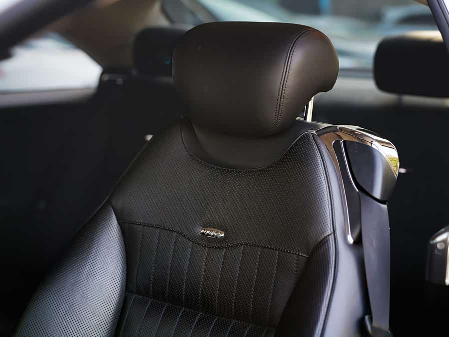 Mercedes-Benz CL Class 2010 car image #11