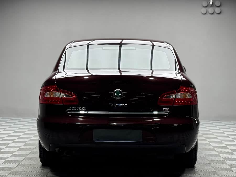 Skoda Superb 2013 car image #11