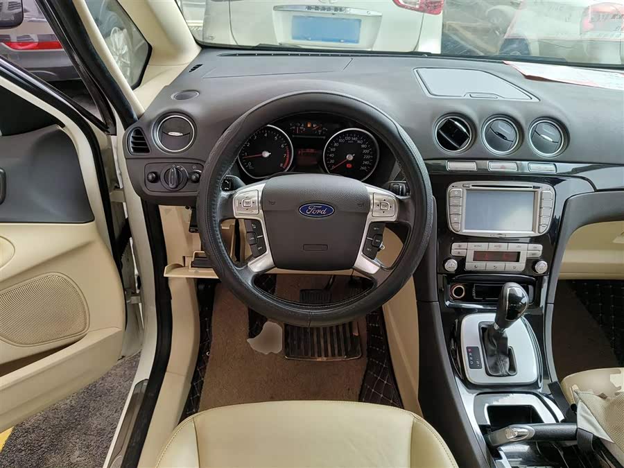 Ford S-MAX 2013 изображение автомобиля #11