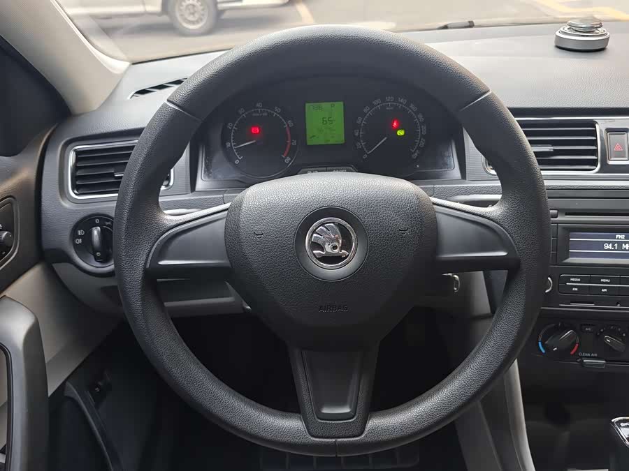 Skoda Rapid 2016 #11 Skoda Rapid 2016 car image #11