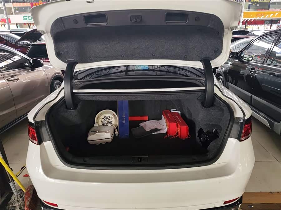 GEELY Ulion New Energy 2021 car image #11