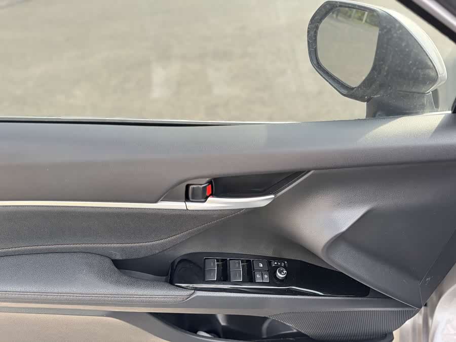 Toyota Camry 2023 imagem de carro #11