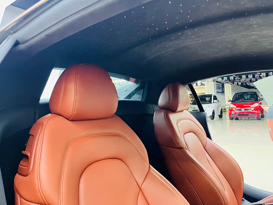 Audi R8 2012 car image #11