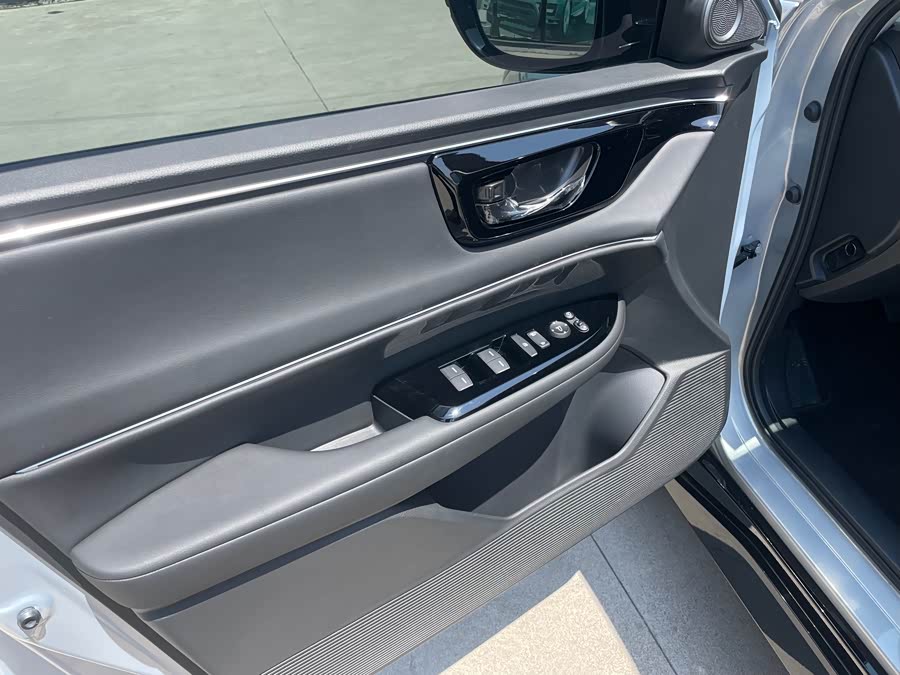 Honda e:NP2 2024 #11 Honda e:NP2 2024 car image #11