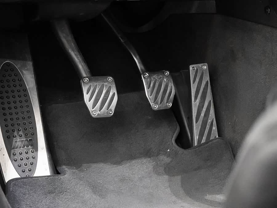 BMW 1 Series M 2012 car image #11