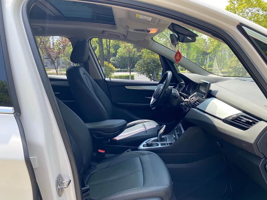 BMW 2 Series Gran Tourer 2019 immagine di auto #11