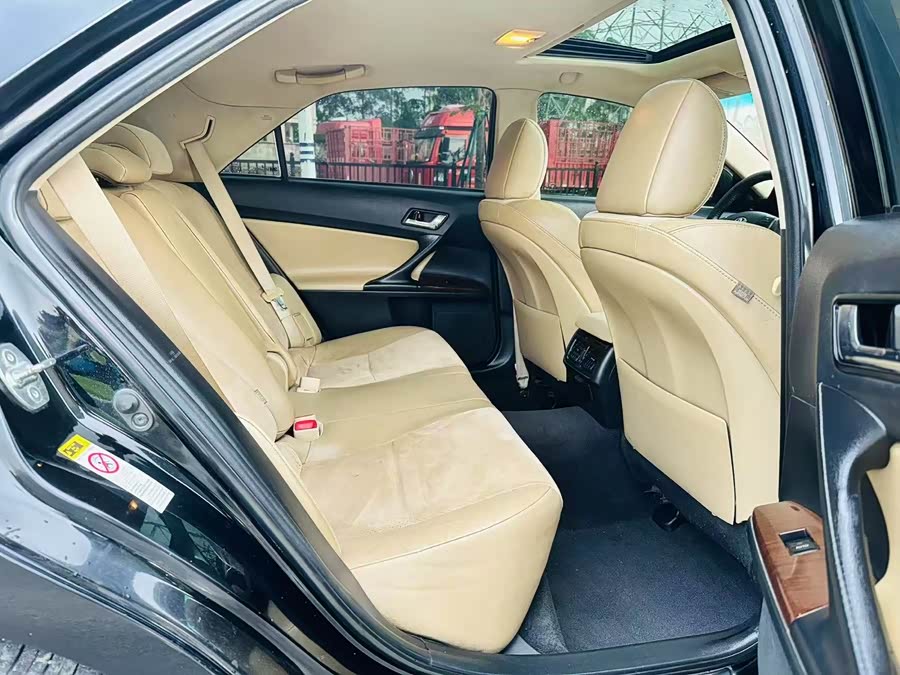 Toyota Reiz 2013 immagine di auto #11