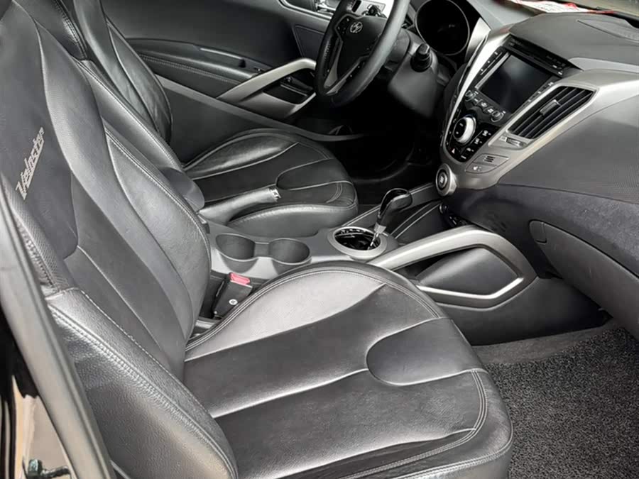 Hyundai Veloster 2013 #11 Hyundai Veloster 2013 car image #11