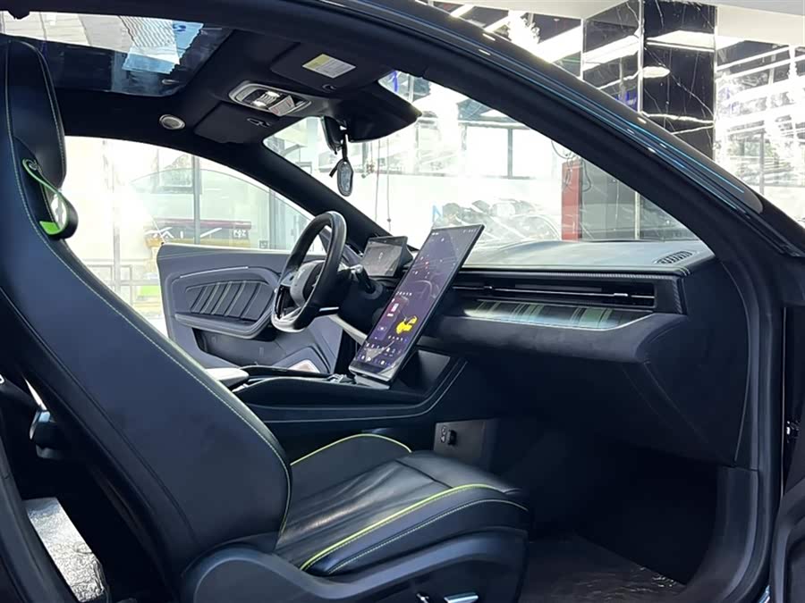 哪吒汽车 哪吒GT 2023 汽车图片 #11