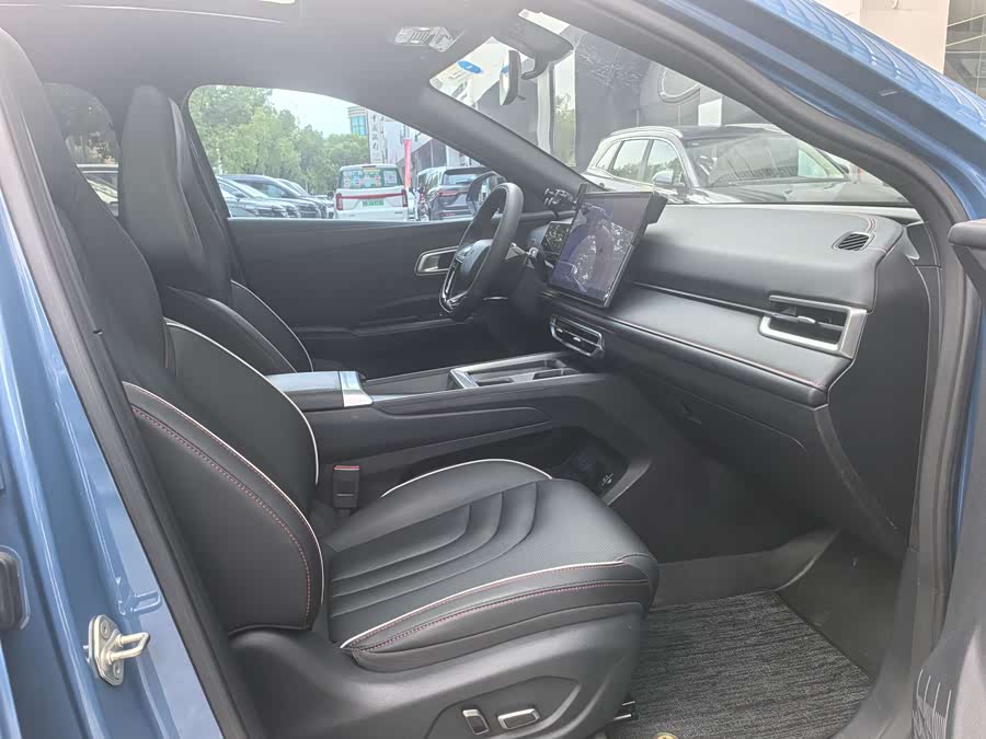 哪吒汽车 哪吒X 2024 #11 哪吒汽车 哪吒X 2024 汽车图片 #11