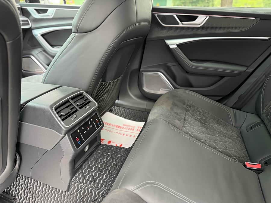 Audi S7 2020 car image #11