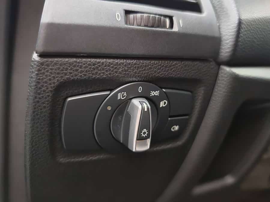 BMW 1 Series M 2012 car image #11