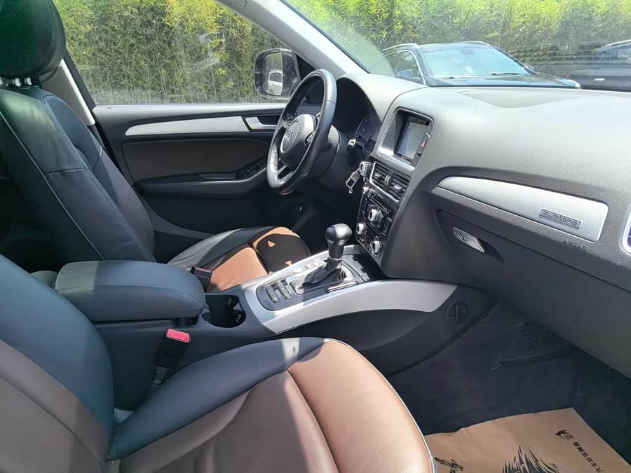 Audi Q5 2016 car image #11