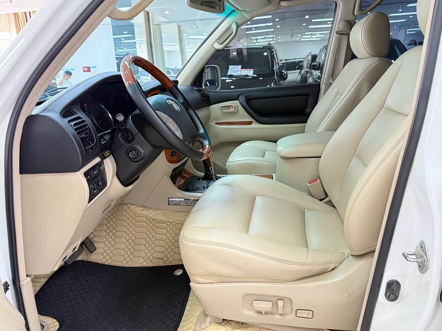 Toyota Land Cruiser 2004 #11 Toyota Land Cruiser 2004 car image #11