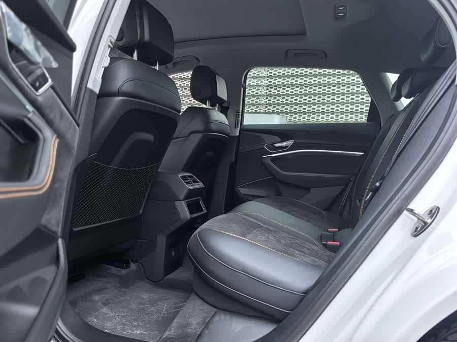 Mercedes-Benz SLK AMG 2025 #11 Mercedes-Benz SLK AMG 2025 car image #11