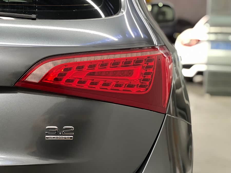 Audi Q5 (Imported) 2011 car image #11