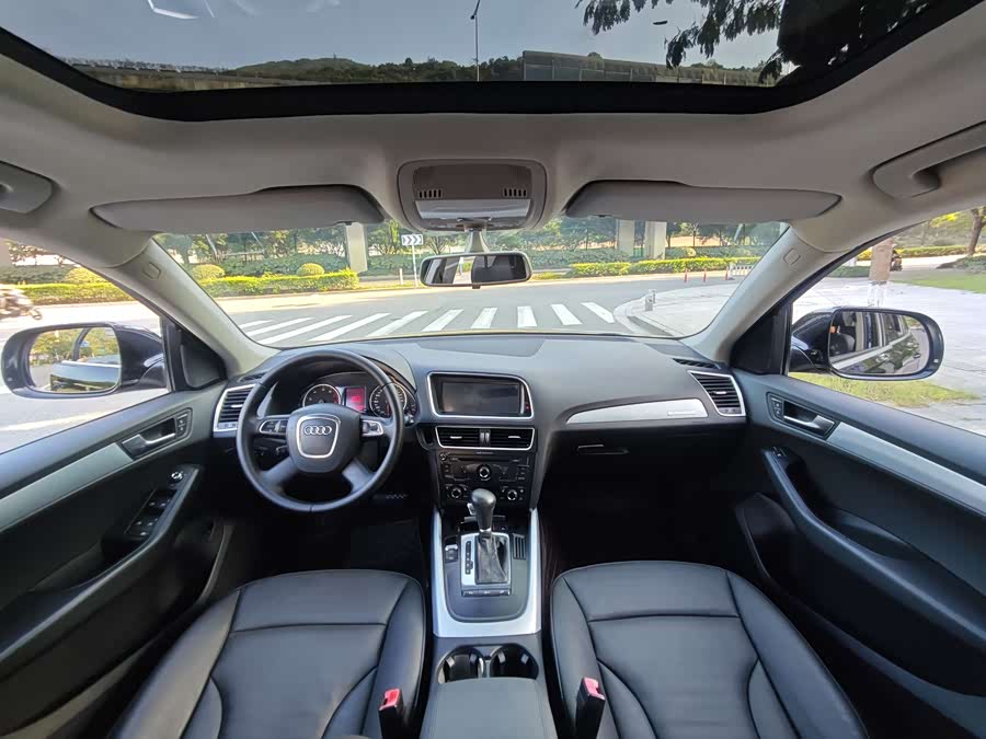 Audi Q5 2012 car image #11