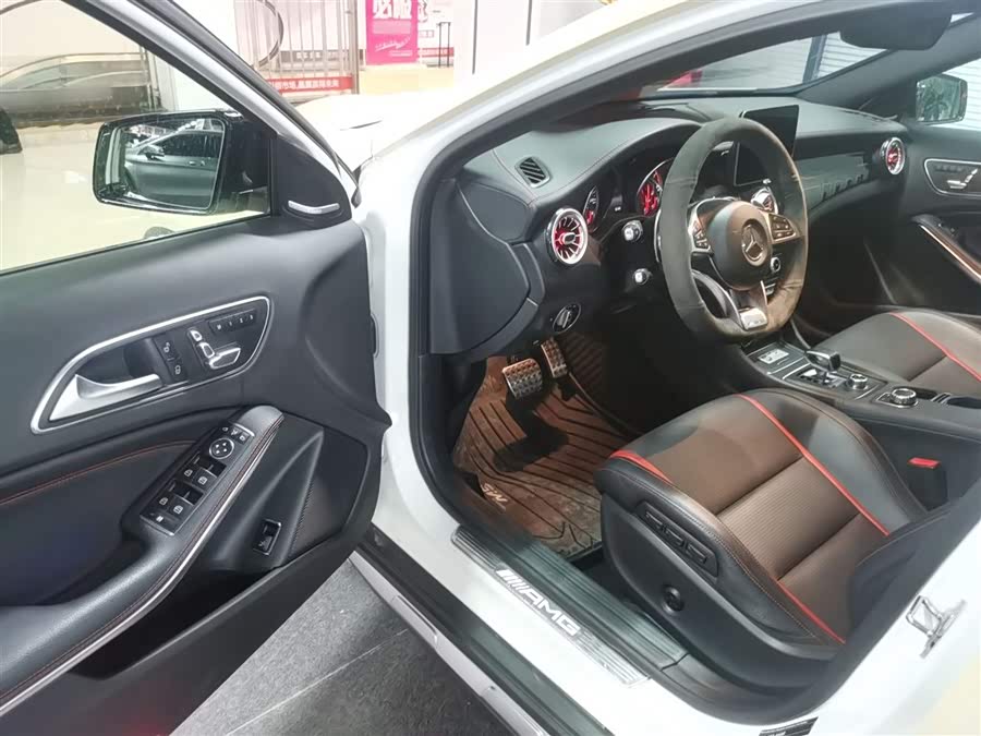 Mercedes-Benz GLA AMG 2018 car image #11