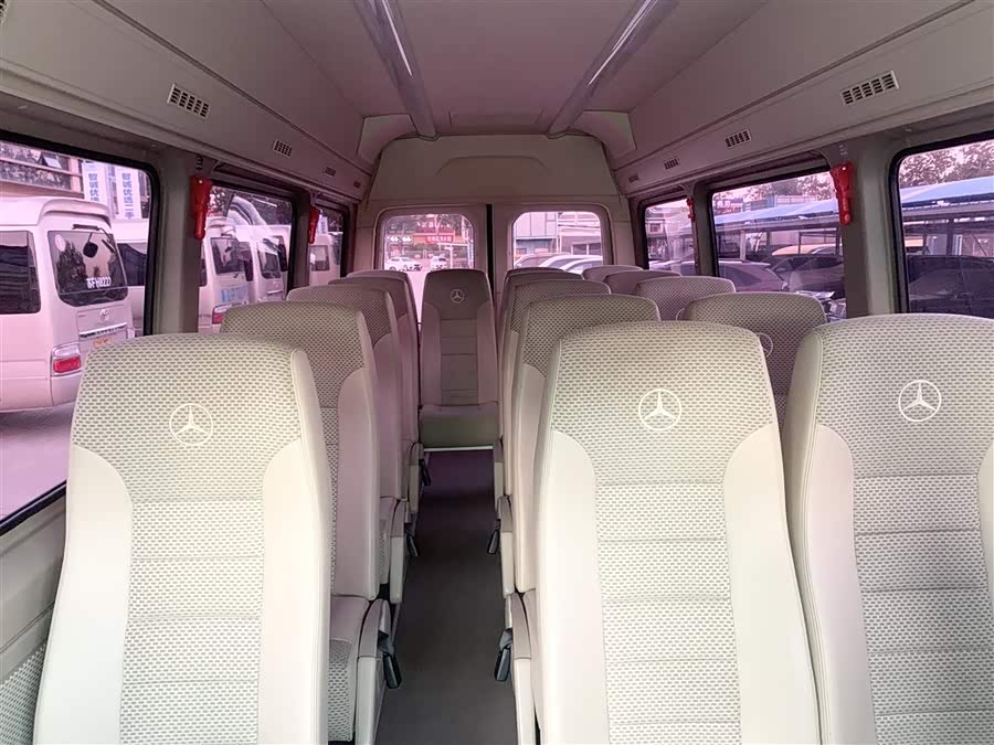 Mercedes-Benz Sprinter 2014 car image #11