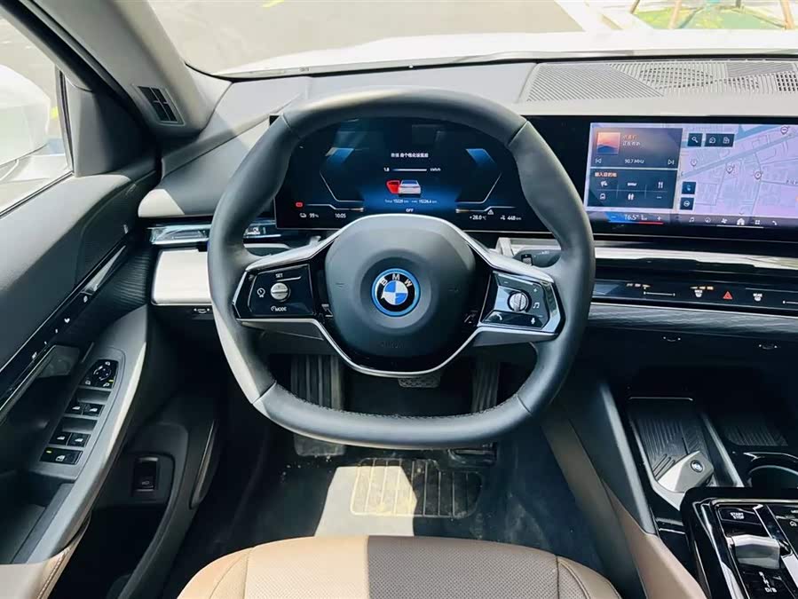 BMW i5 2024 immagine di auto #11