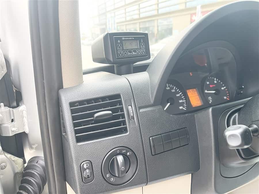 Mercedes-Benz Sprinter 2014 car image #11