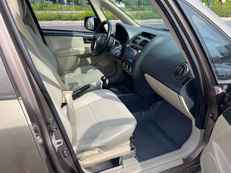 Suzuki SX4 Sedan 2013 imagem de carro #11