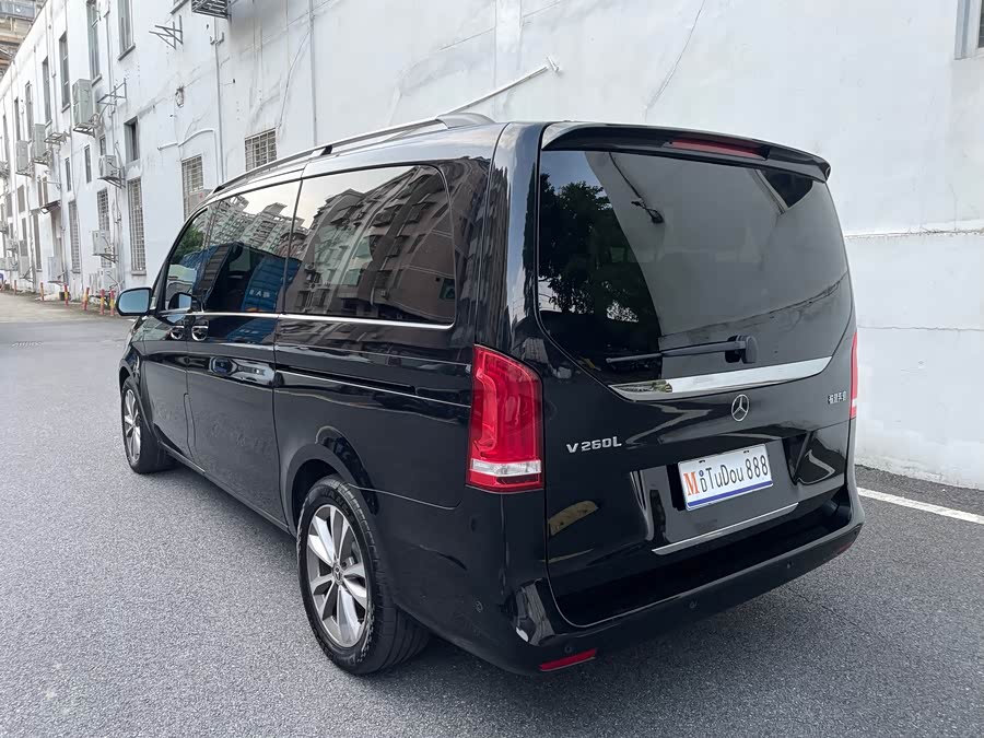 Mercedes-Benz V Class 2022 immagine di auto #11