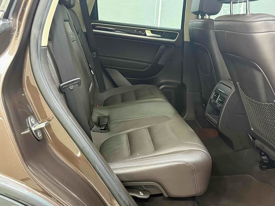 Volkswagen Touareg 2014 car image #11