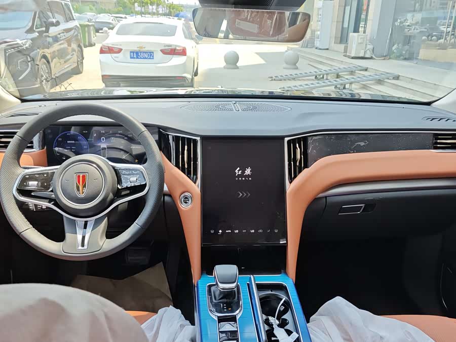 HongQi HS7 PHEV car image #11