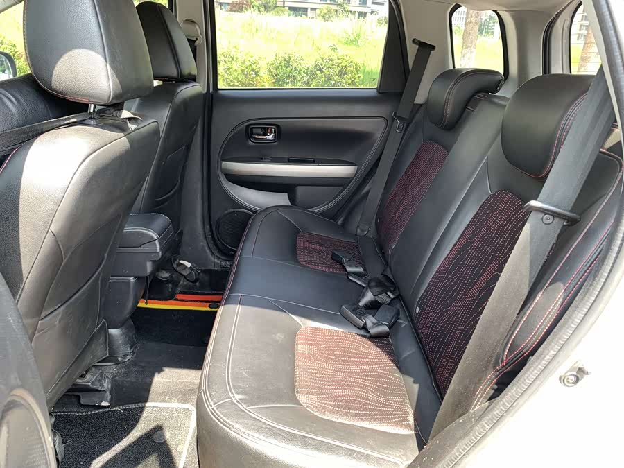 Great Wall M4 2012 صورة سيارة #11