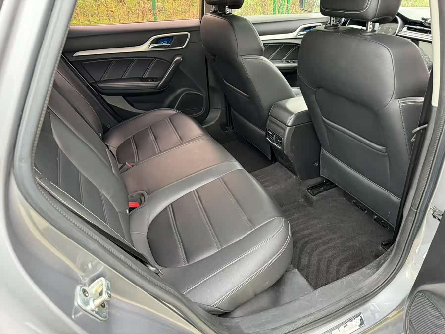 MG 6 New Energy 2019 car image #11