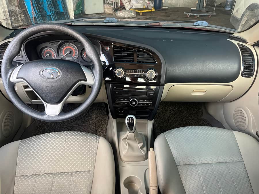 Soueast V3 Lingyue 2014 car image #11