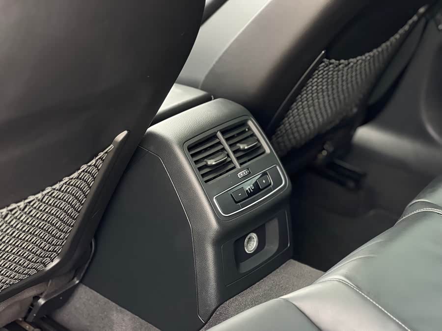 Audi S5 2018 car image #11