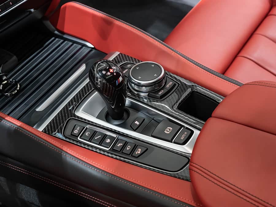 BMW X6 M 2016 car image #11