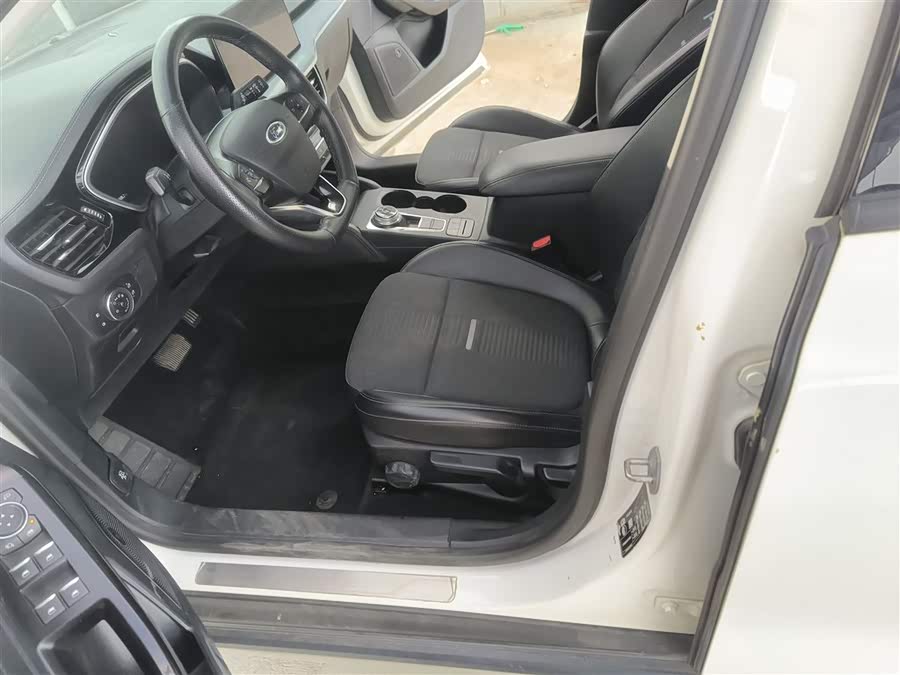 Ford Focus Active 2021 car image #11