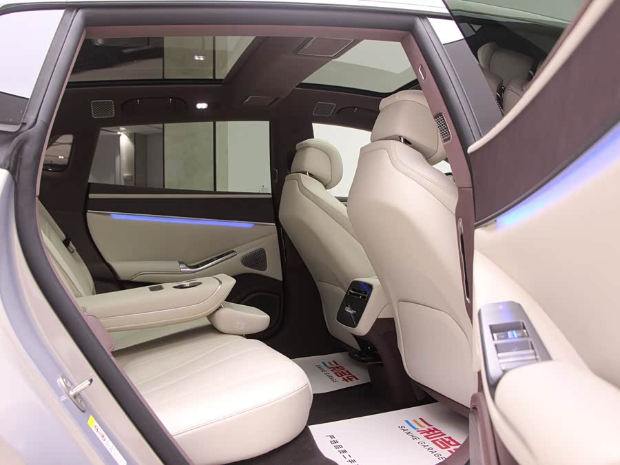 Denza Z9GT 2024 car image #11