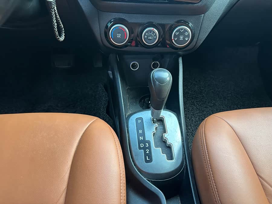 起亚 起亚K2 2015 汽车图片 #11