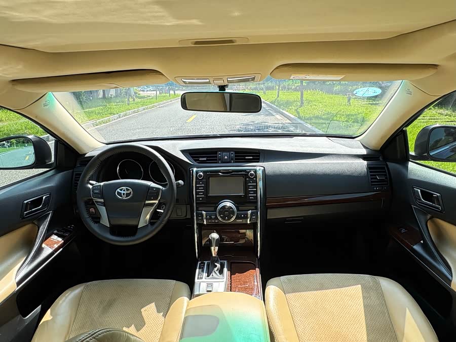 Toyota Reiz 2015 immagine di auto #11