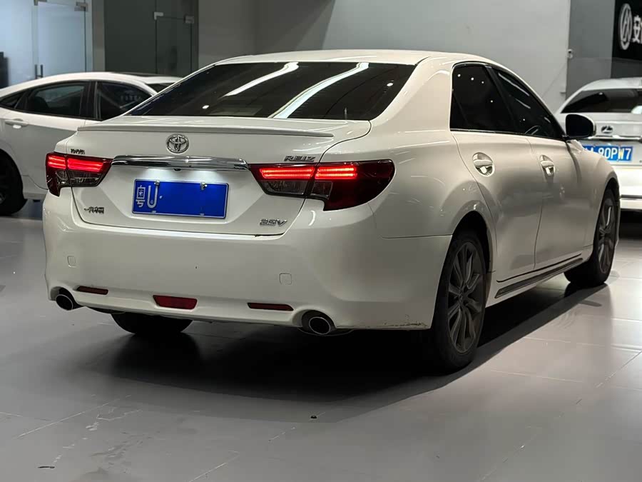 Toyota Reiz 2014 immagine di auto #11