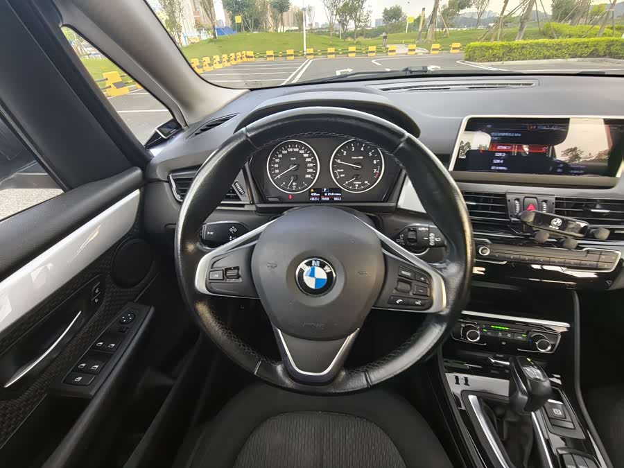 BMW 2 Series Tourer 2018 car image #11