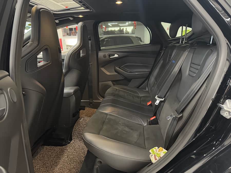 Ford Focus (Imported) 2019 car image #11