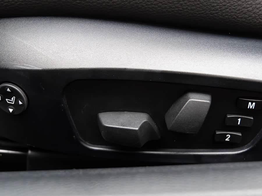 BMW 1 Series M 2013 car image #11