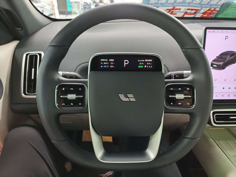 Li L7 2025 #11 Li L7 2025 car image #11
