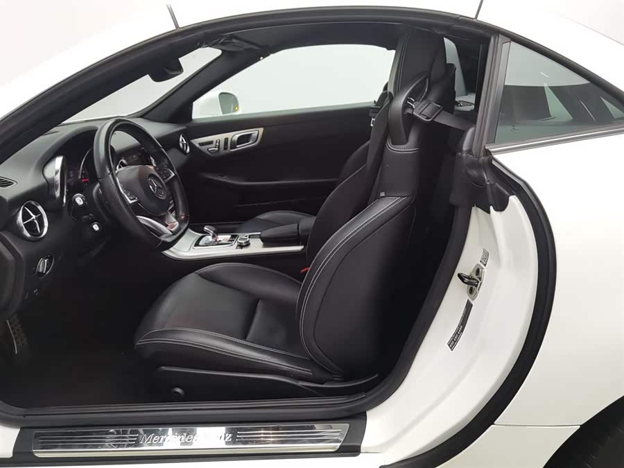 Mercedes-Benz SLC Class 2016 car image #11