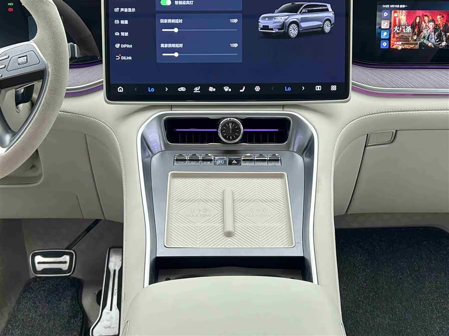 Denza N9 2025 car image #11