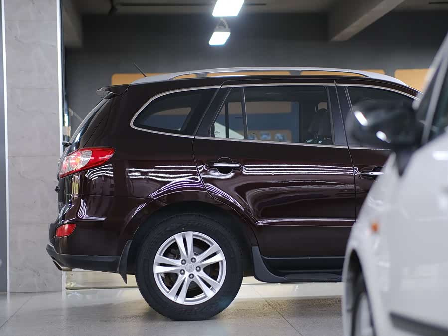 Hyundai Santa Fe Classic 2011 car image #11