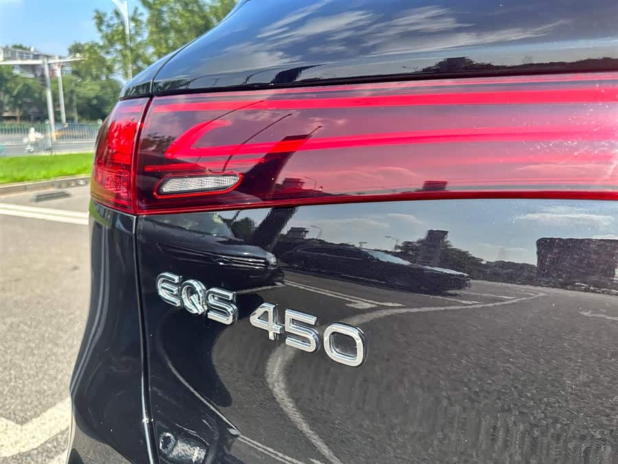 Mercedes-Benz EQS SUV 2023 car image #11