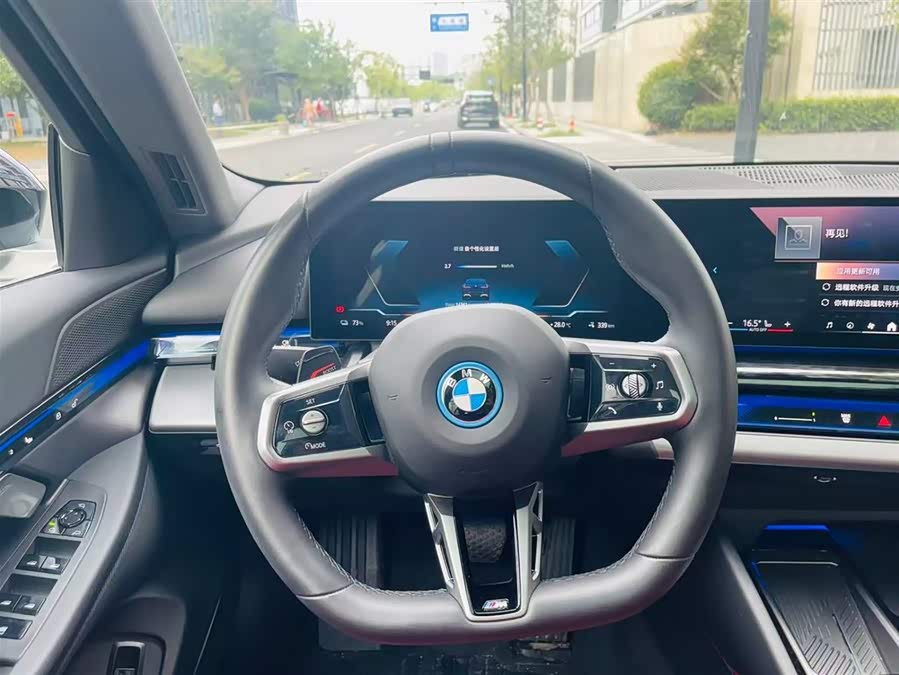 BMW i5 2024 immagine di auto #11