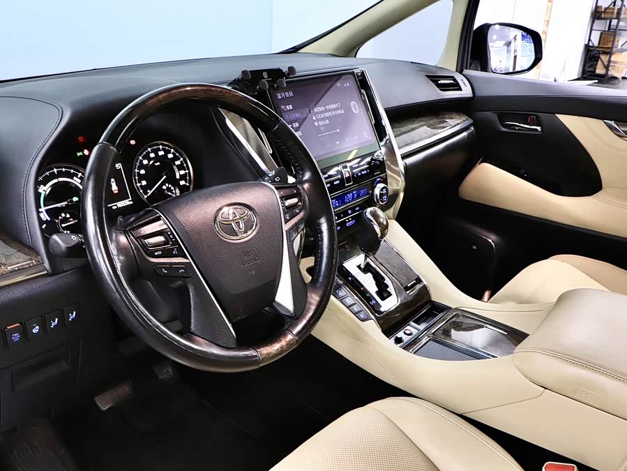 Toyota Alphard 2021 #11 Toyota Alphard 2021 car image #11