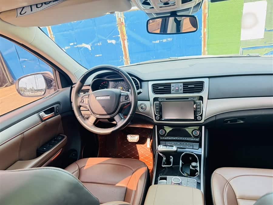 Haval H8 2017 car image #11